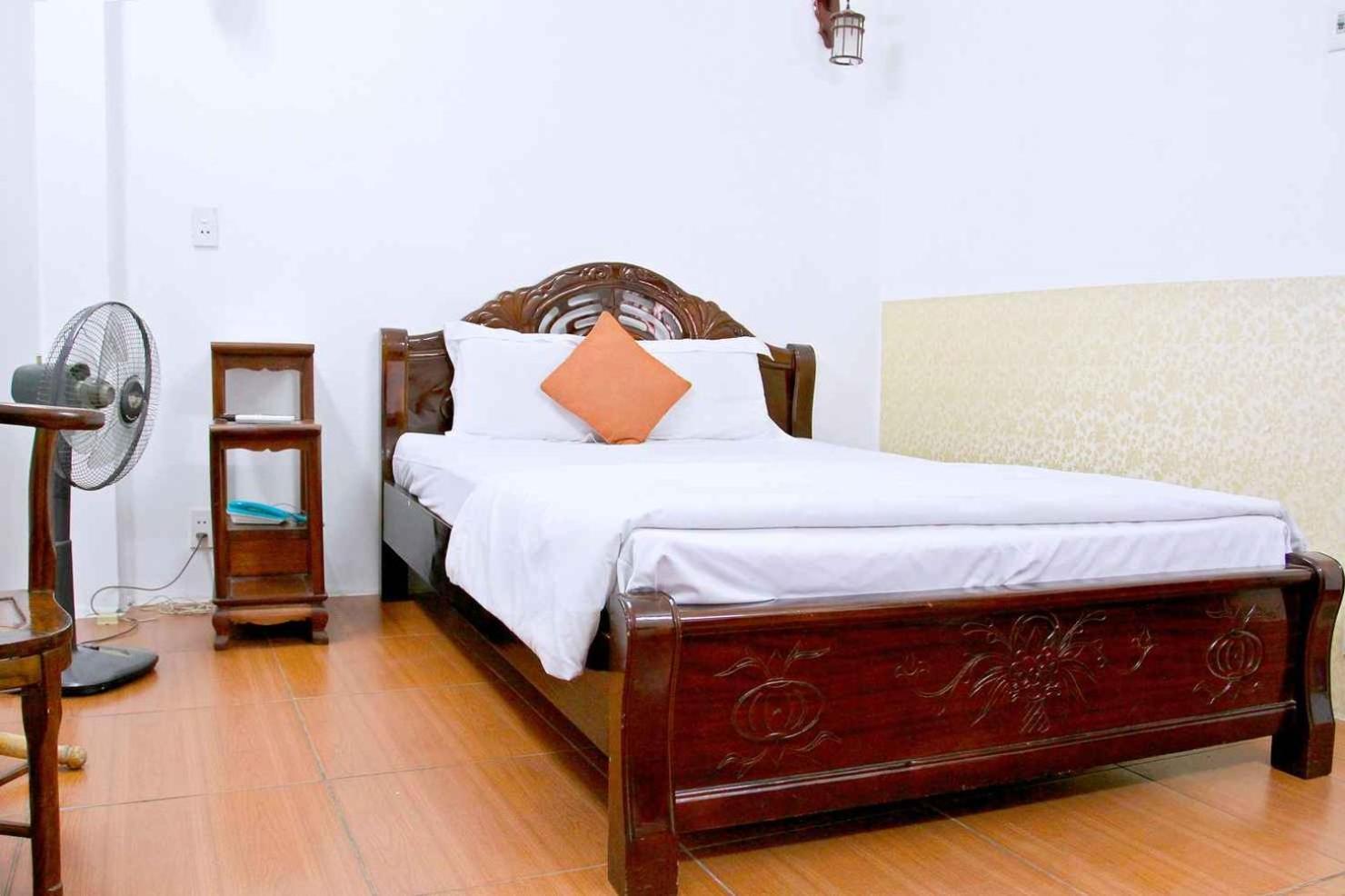 Hoang Cuong Hotel 15 Nguyen Thai Hoc Hanoi Exterior foto