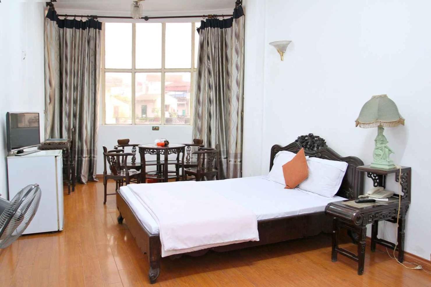 Hoang Cuong Hotel 15 Nguyen Thai Hoc Hanoi Exterior foto