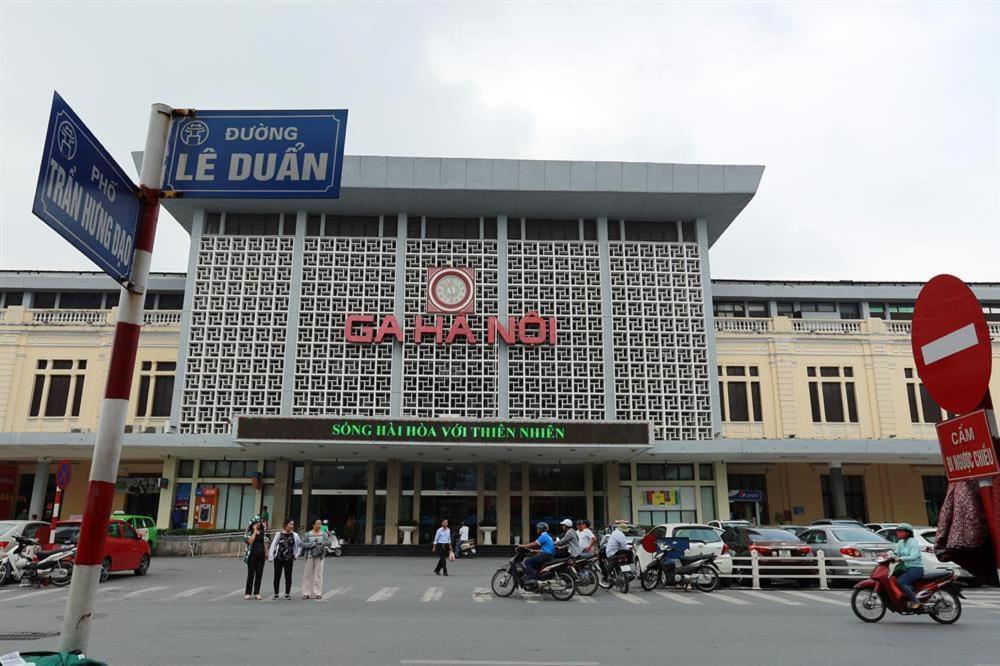 Hoang Cuong Hotel 15 Nguyen Thai Hoc Hanoi Exterior foto