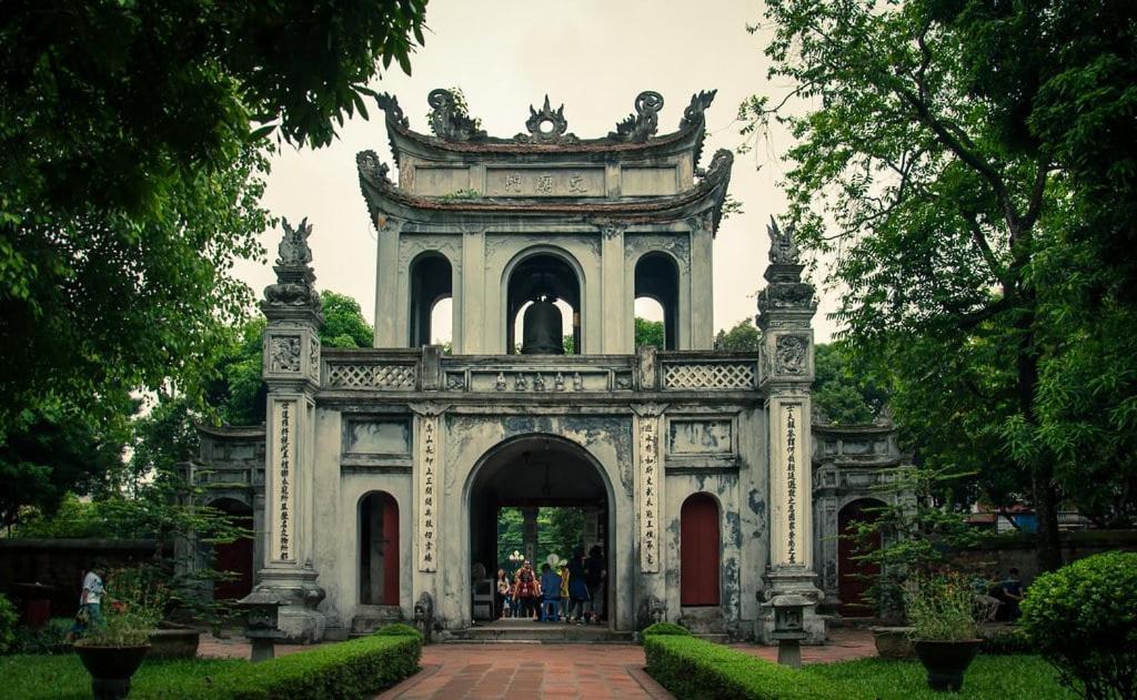Hoang Cuong Hotel 15 Nguyen Thai Hoc Hanoi Exterior foto